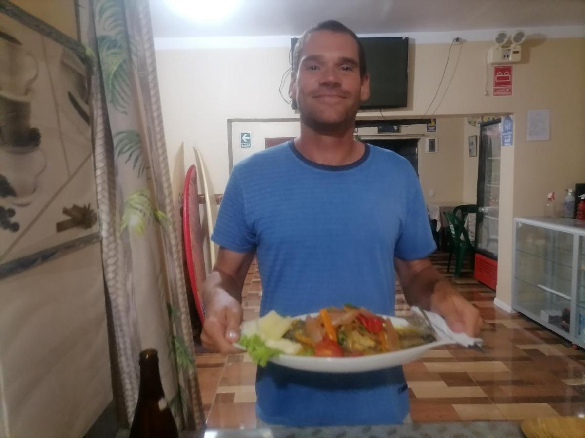 Hospedaje Restaurante El Hombre 奇卡马港 外观 照片