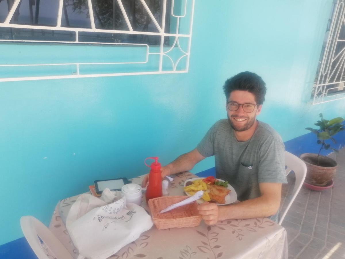 Hospedaje Restaurante El Hombre 奇卡马港 外观 照片